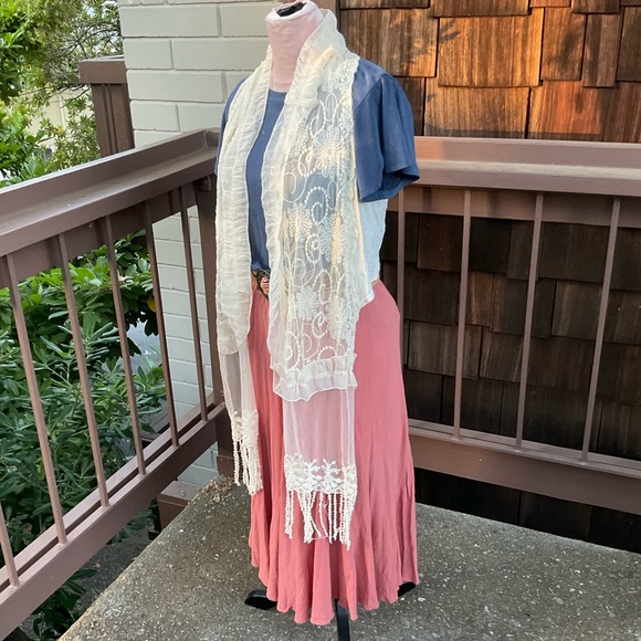 Cream lace Rayon open front  high low hem sleeveless vest like blouse Medium - Picture 9 of 11